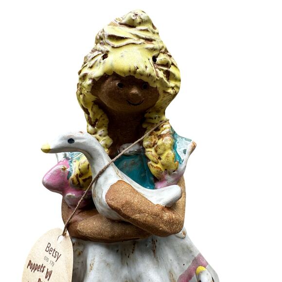 'Betsy the Goose Girl' from Poppets by Poppytrail, Helen Slater Metlox Pottery - Picture 4 of 9